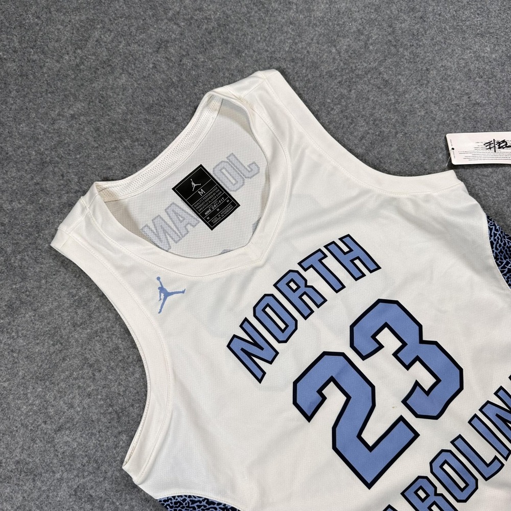 North Carolina Tar Heels Jersey Womens Medium 23 Jordan NCAA Basketball Nike